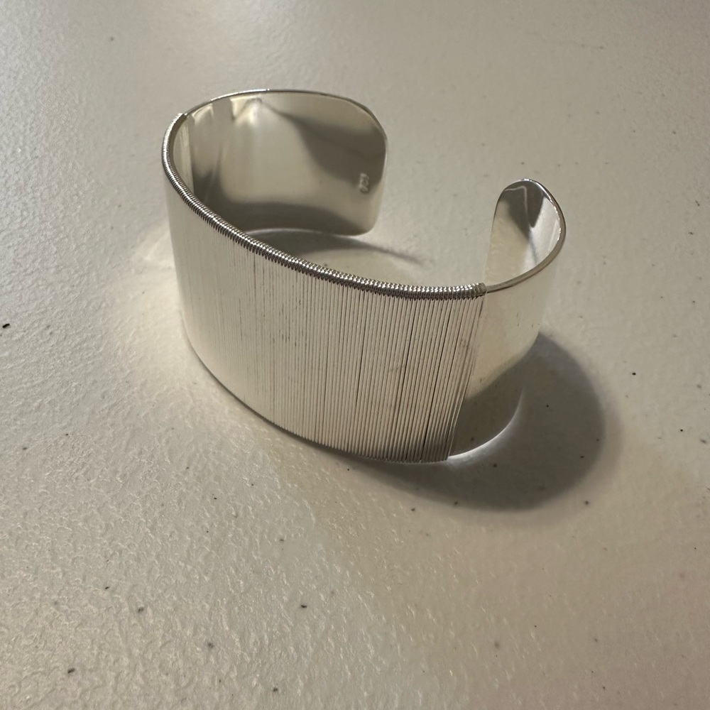 Sleek Silver Bracelet with Modern Design